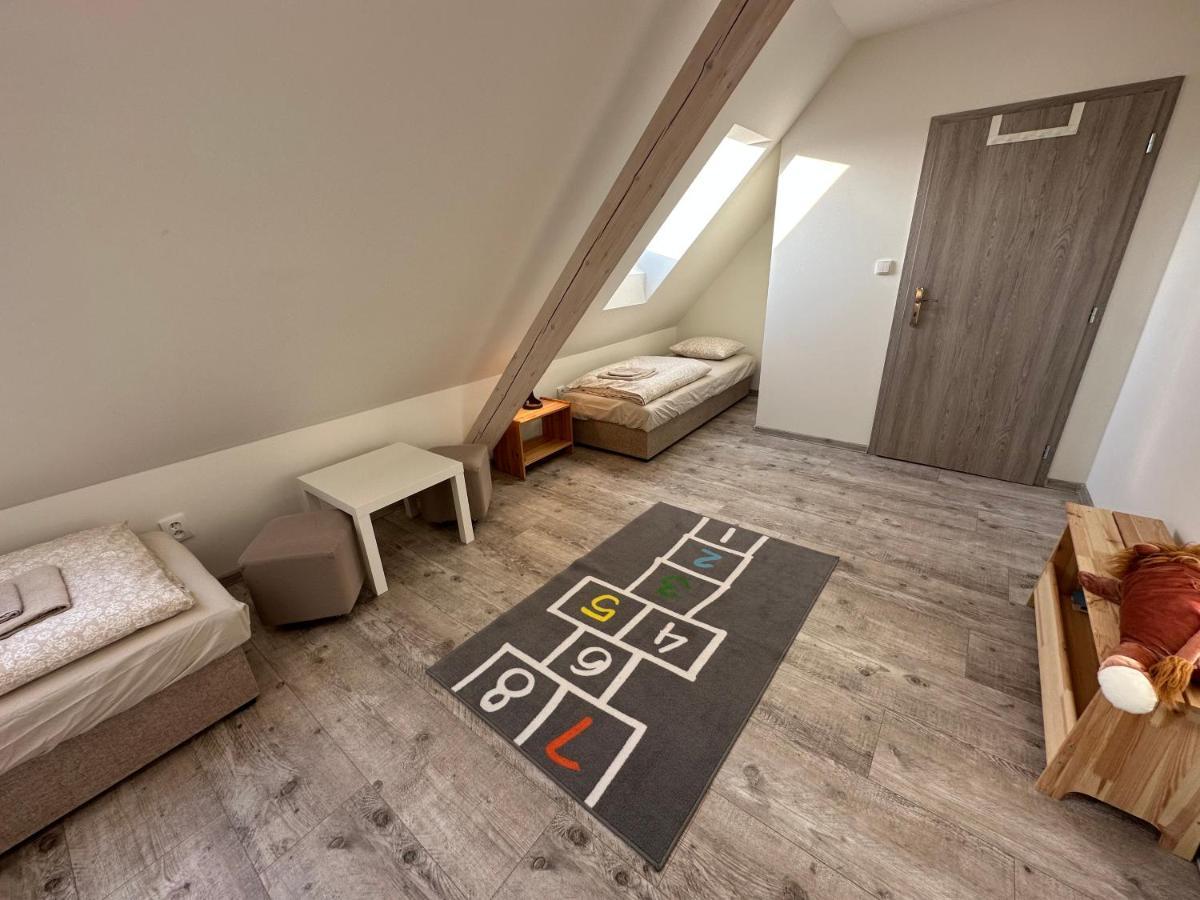 Apartmany Monastery Suites Zirec Dvur Kralove nad Labem Exterior photo