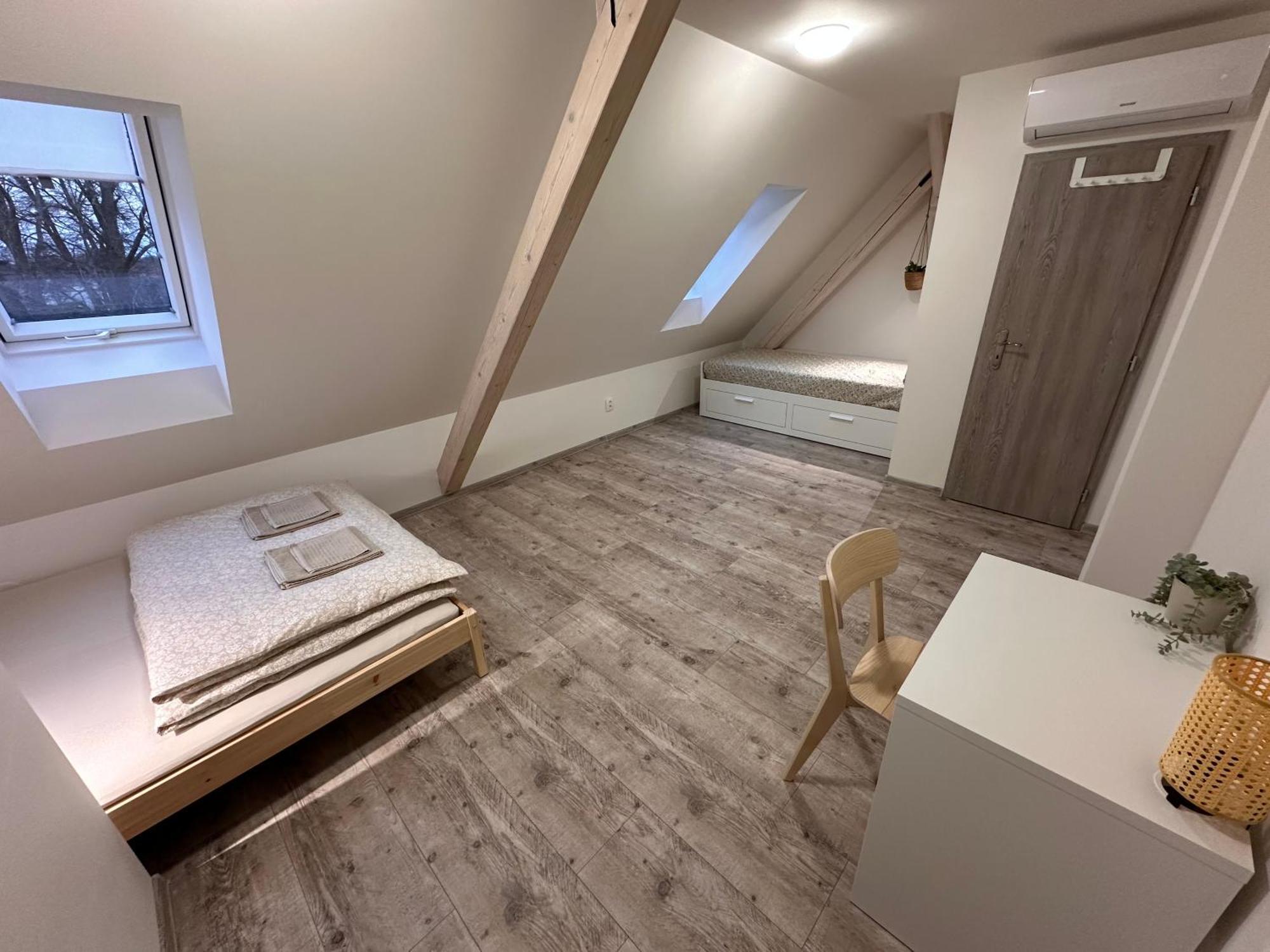 Apartmany Monastery Suites Zirec Dvur Kralove nad Labem Exterior photo